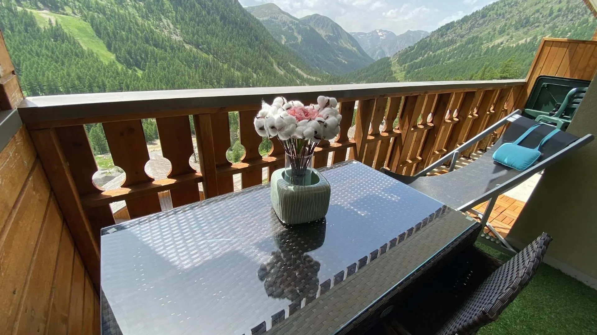 Apartment Centre Station Luxueux 2 Pieces, Vue Panoramique Plein Sud, Terrasse, Parking Prestations Haut De Gamme, Spa, Piscine, Jacuzzi, Hammam